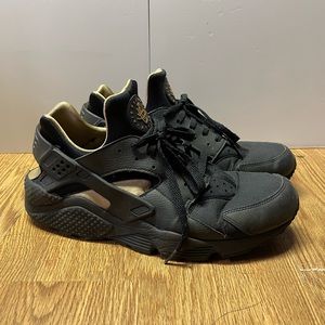 Nike Air Huarache Black & Gold